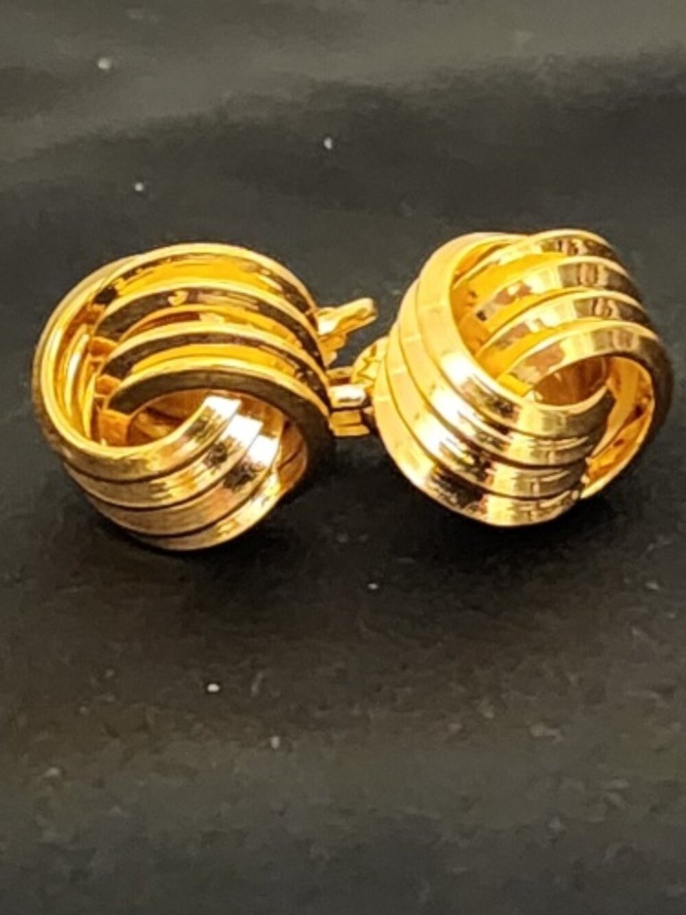 Vintage Signed TRIFARI Gold tone Ribbed Knot Clip-On Earrings
